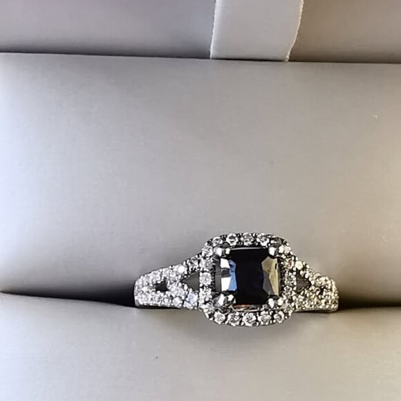 18 Kt. White Gold ,  Blue Sapphire and  Multi Diamond Ring - Picture 10 of 13